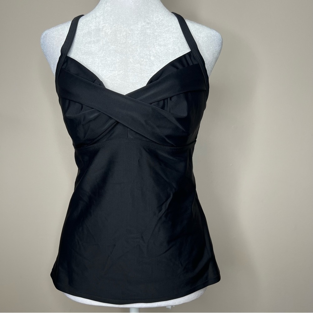 ! NWOT. Athleta woman’s swimming top